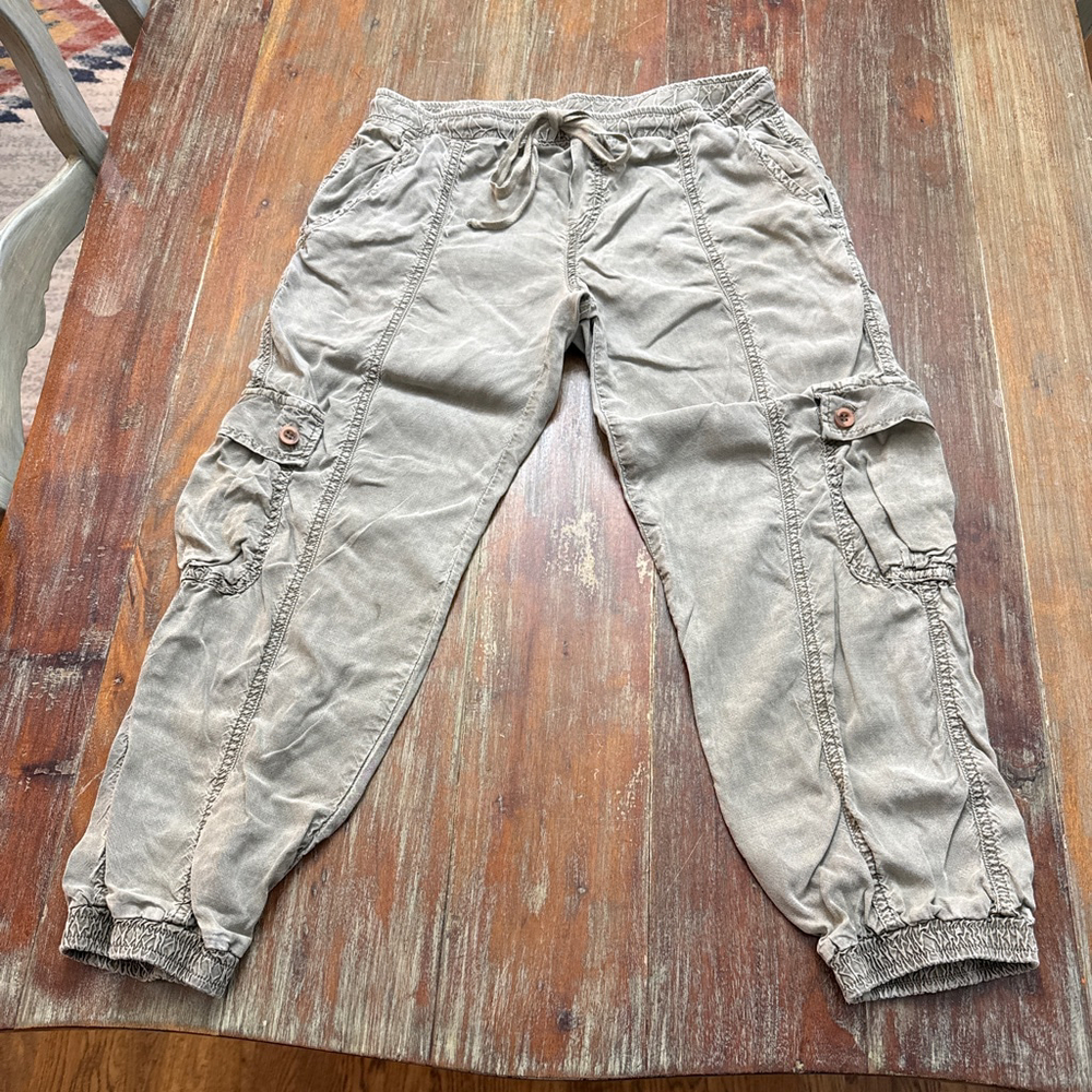 Cloth & Stone Anthropologie Tencel Cargo Joggers Khaki Olive Green Size M